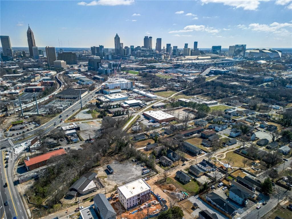 single family residence for sale at 1095 Northwest Drive, Atlanta, GA 30318 — photo 9