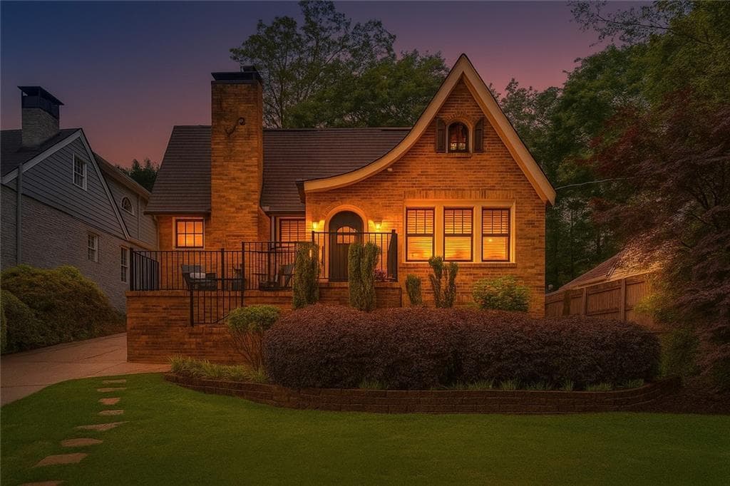 4 bedroom, 5 bathroom, 3,292 sq ft single family residence sold at 2580 Acorn Avenue, Atlanta, GA 30305