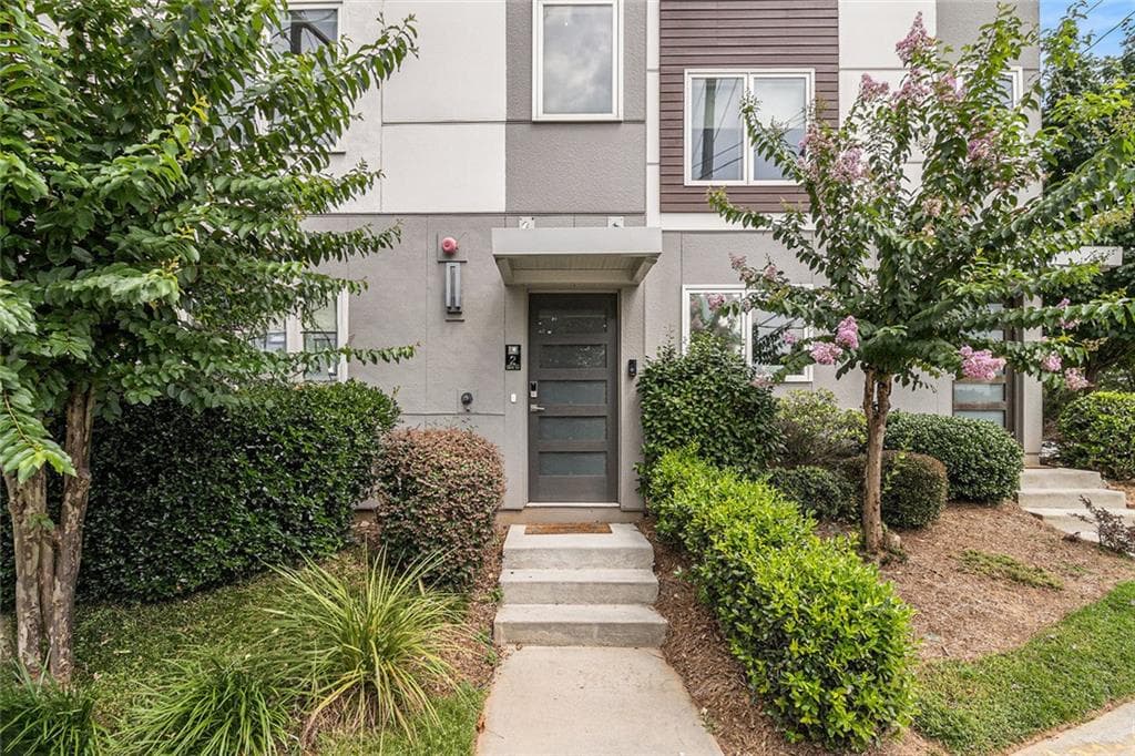 3 bedroom, 4 bathroom, 2,016 sq ft townhouse sold at 1672 Dekalb Avenue 2, Atlanta, GA 30307