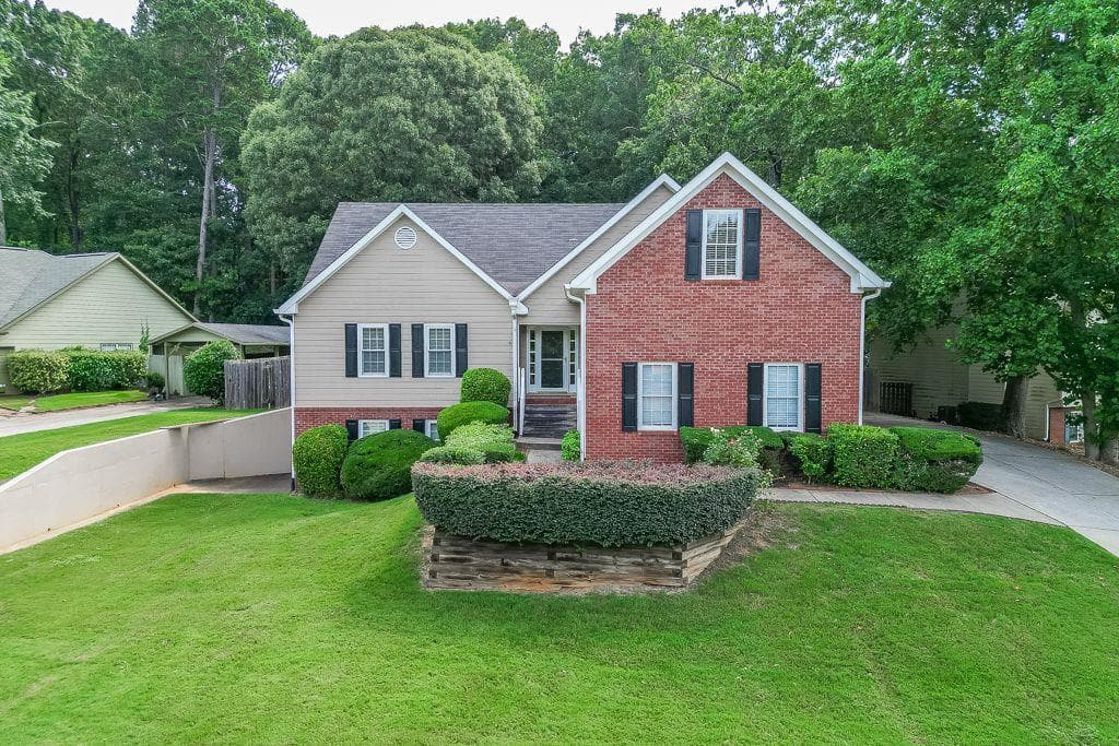 2005 HUNTINGTON HILL Trace, Buford, GA 30519 — most recent listing photo