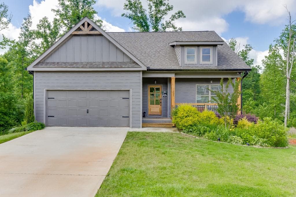 237 Oakwood Drive, Commerce, GA 30529 — most recent listing photo