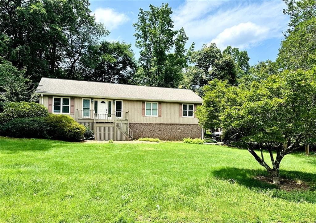 3 bedroom, 2 bathroom, 1,654 sq ft single family residence sold at 3315 RANCH Road, Marietta, GA 30066