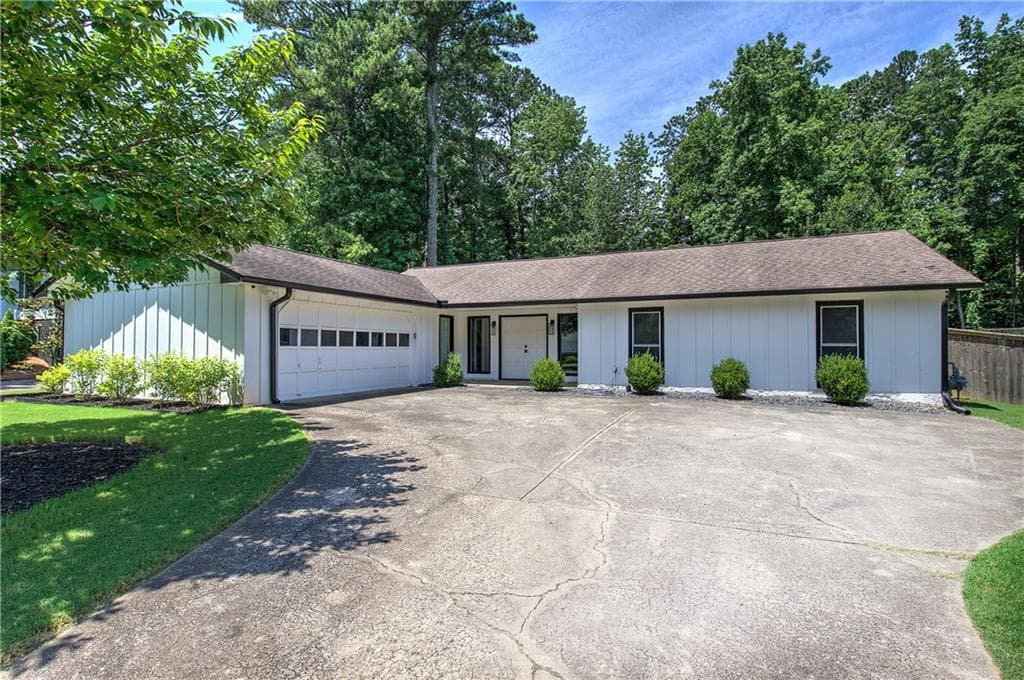 3 bedroom, 2 bathroom, 1,641 sq ft single family residence sold at 3125 Waterfront Circle, Marietta, GA 30062