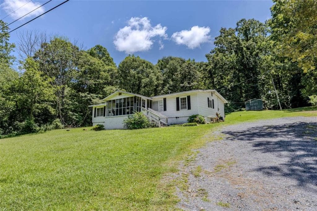 3 bedroom, 2 bathroom, 1,680 sq ft single family residence for sale at 35 Harris Loop, Cedartown, GA 30125 — photo 4