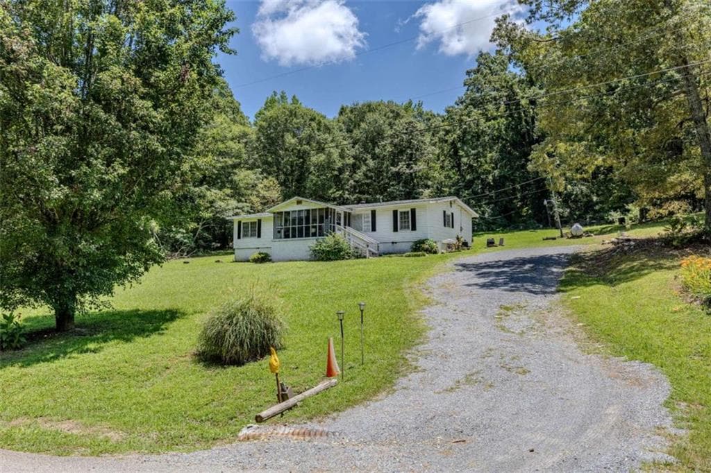 3 bedroom, 2 bathroom, 1,680 sq ft single family residence for sale at 35 Harris Loop, Cedartown, GA 30125 — photo 5