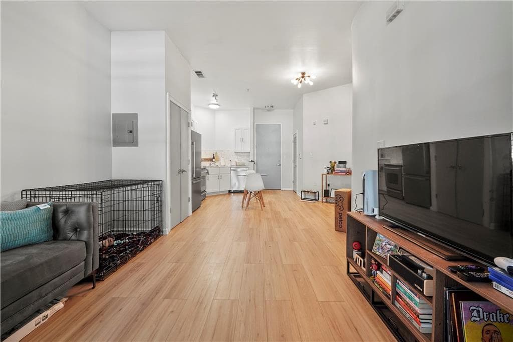 1 bedroom, 1 bathroom, 696 sq ft condominium for sale at 898 Oak Street 1105, Atlanta, GA 30310 — photo 9