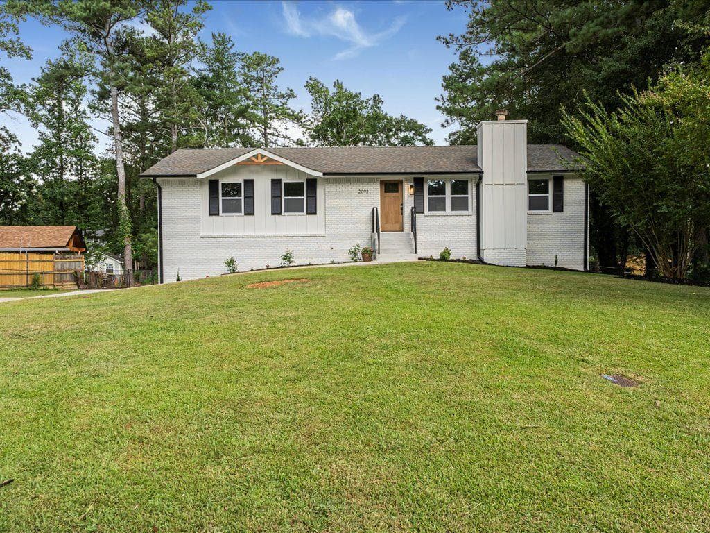 5 bedroom, 3 bathroom, 2,600 sq ft single family residence sold at 2092 Redbud Court, Marietta, GA 30008