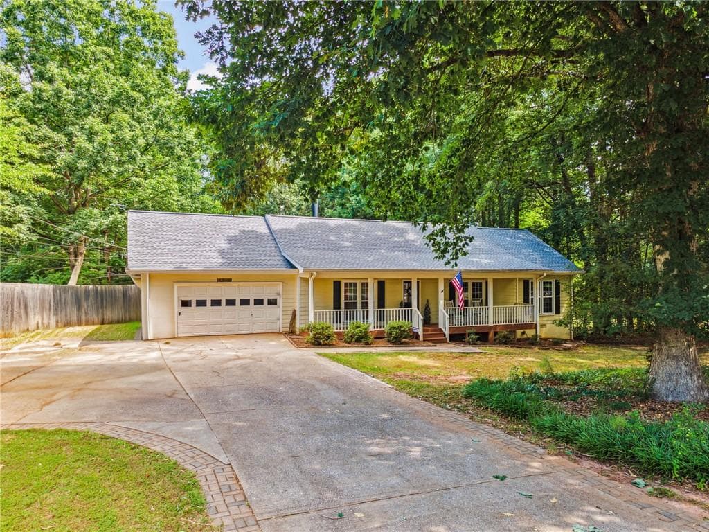 3 bedroom, 2 bathroom, 1,597 sq ft single family residence sold at 1995 Plantation Road, Lawrenceville, GA 30044