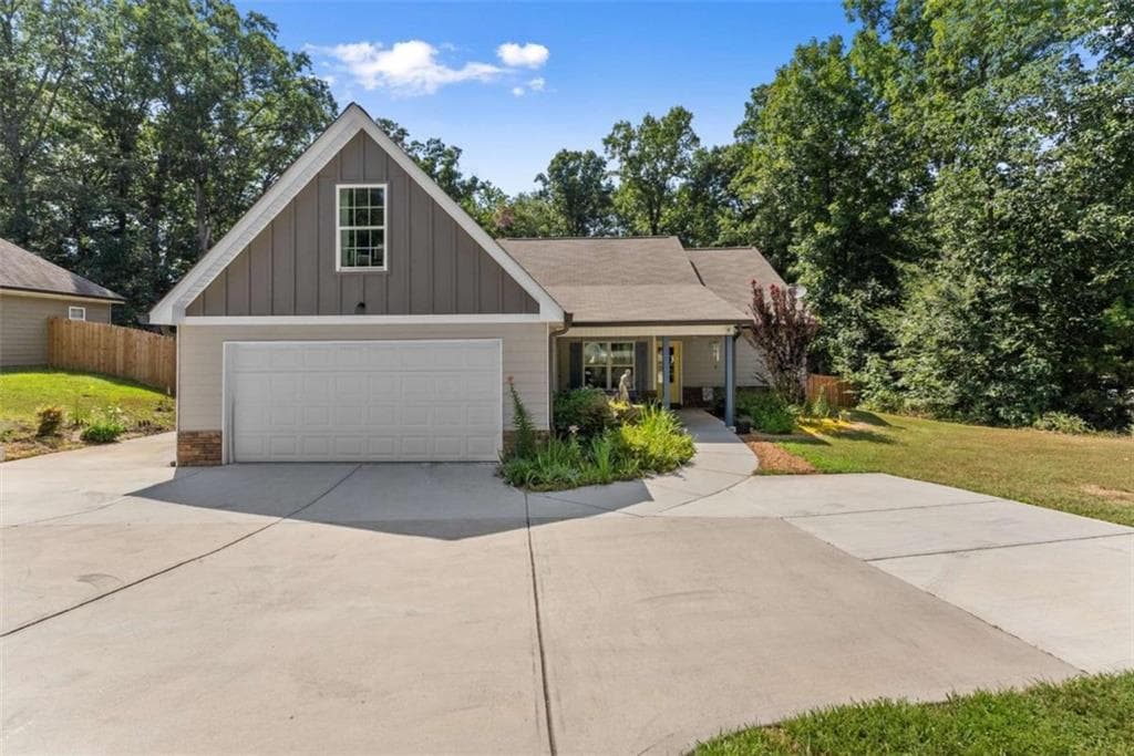 105 W E King Road, Commerce, GA 30529 — most recent listing photo