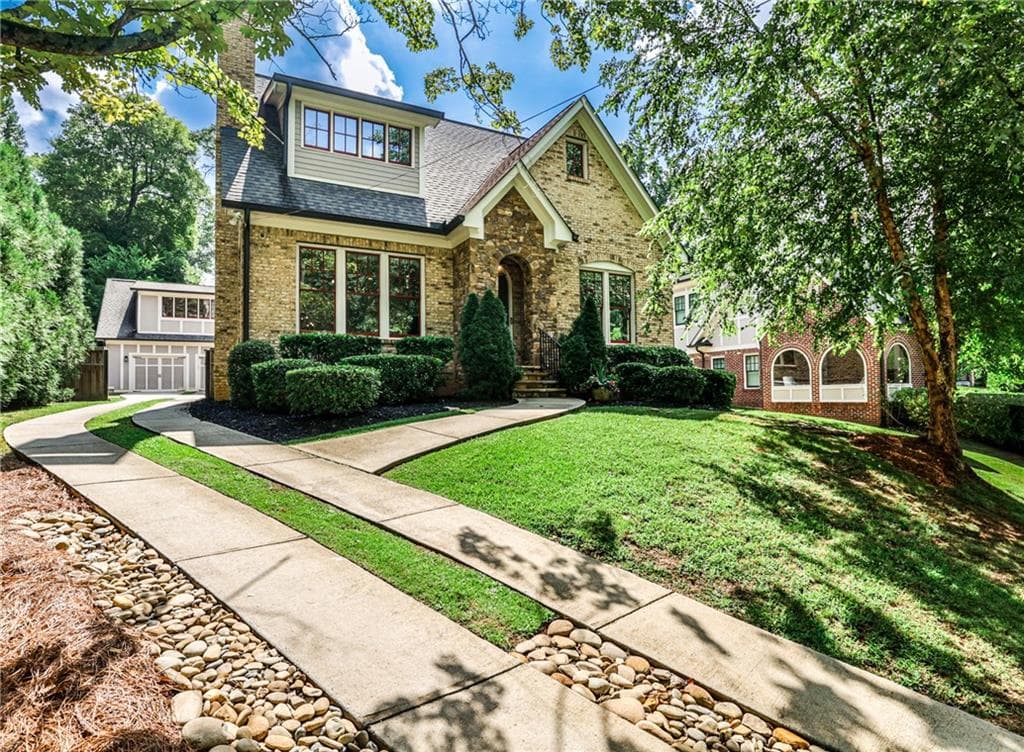 6 bedroom, 4 bathroom, 3,912 sq ft single family residence sold at 467 Burlington Road, Atlanta, GA 30307