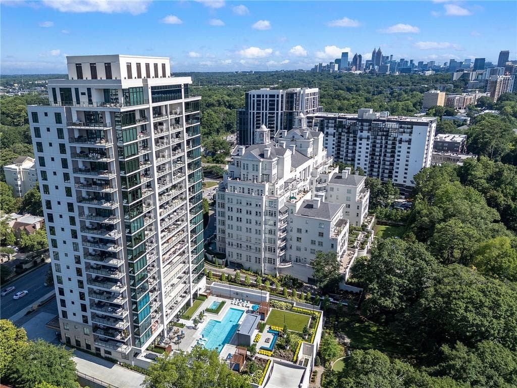 2 bedroom, 3 bathroom, 2,170 sq ft condominium sold at 2520 Peachtree Road 1202, Atlanta, GA 30305