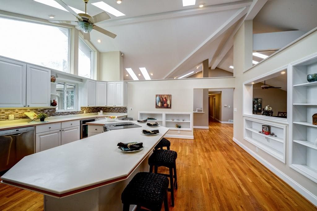 4624 Meadow Valley Drive, Sandy Springs, GA 30342 — most recent listing photo