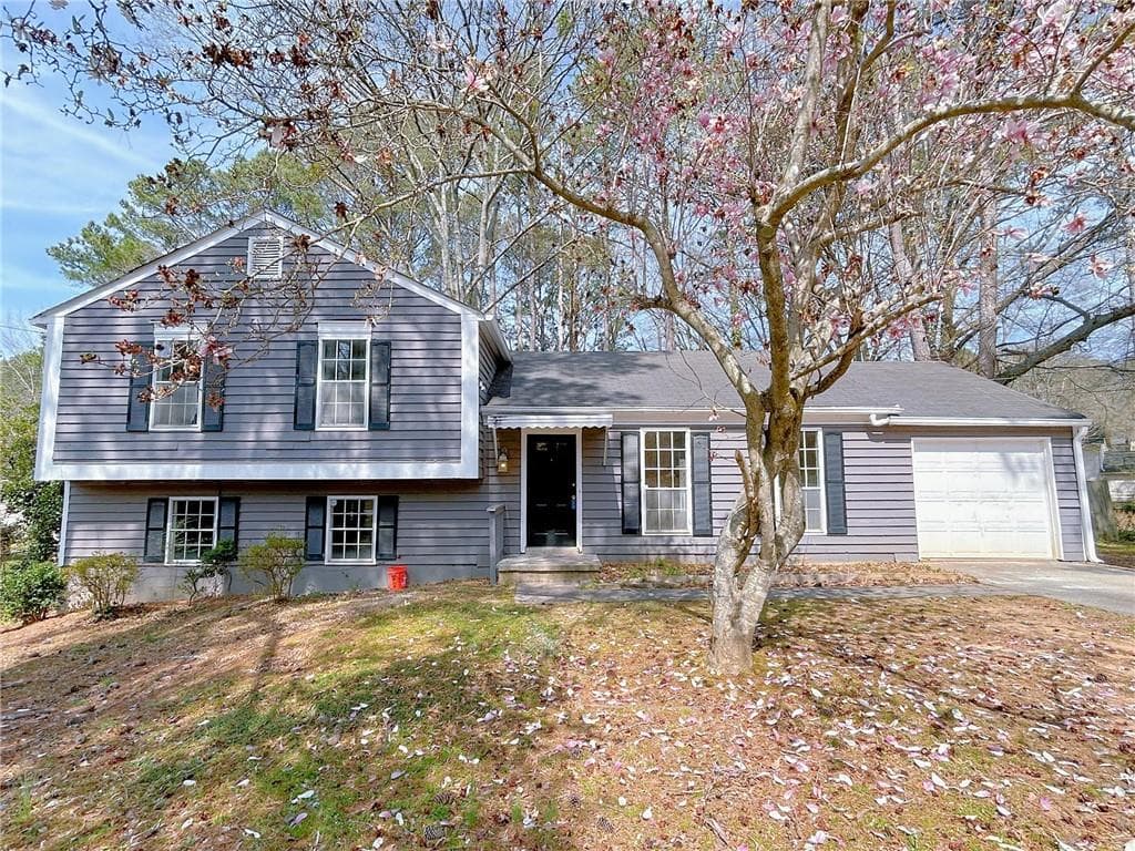 4 bedroom, 2 bathroom, 1,680 sq ft single family residence sold at 566 Aberdeen Drive, Stone Mountain, GA 30083