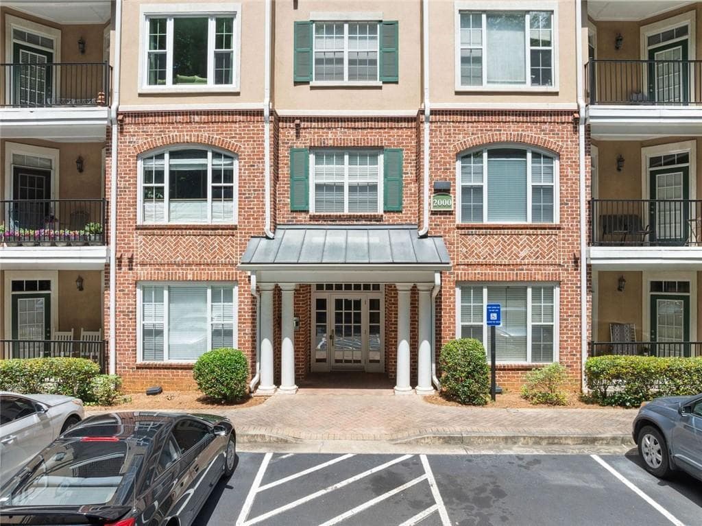 2303 Stratford Commons, Decatur, GA 30033 — most recent listing photo