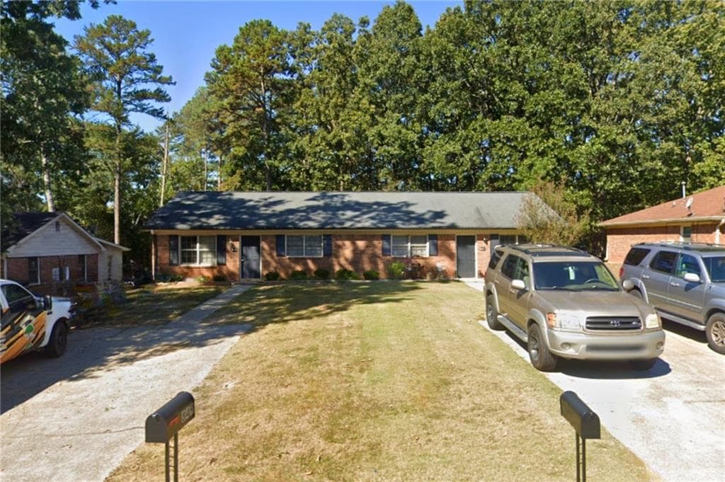 duplex sold at 847 Saint Charles Court, Lawrenceville, GA 30046