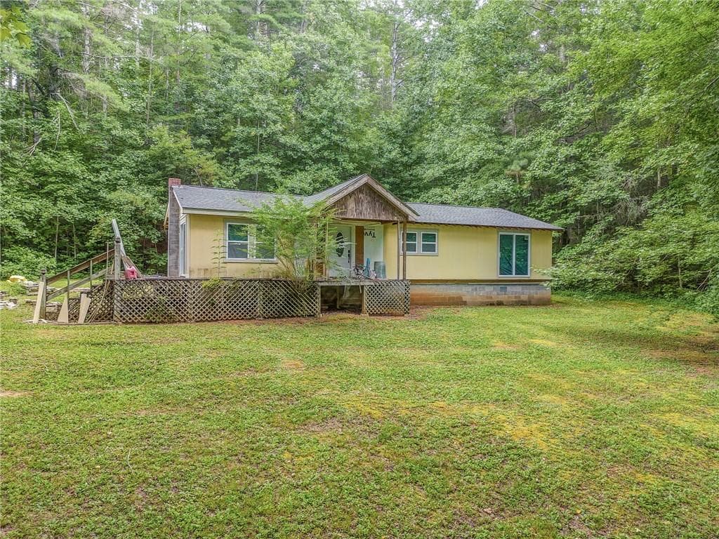 3 bedroom, 2 bathroom, 1,404 sq ft single family residence for sale at 10610 Chatsworth Highway, Ellijay, GA 30540 — photo 2