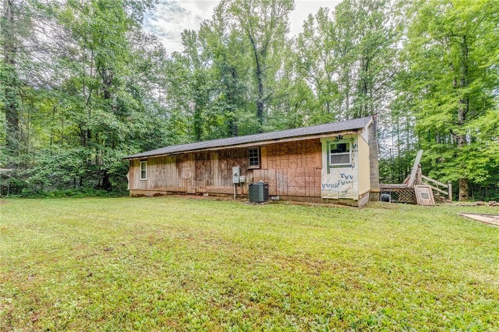 3 bedroom, 2 bathroom, 1,404 sq ft single family residence for sale at 10610 Chatsworth Highway, Ellijay, GA 30540 — photo 9