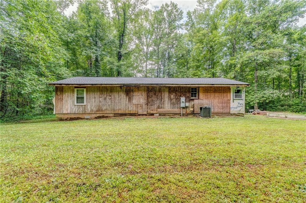 3 bedroom, 2 bathroom, 1,404 sq ft single family residence for sale at 10610 Chatsworth Highway, Ellijay, GA 30540 — photo 10