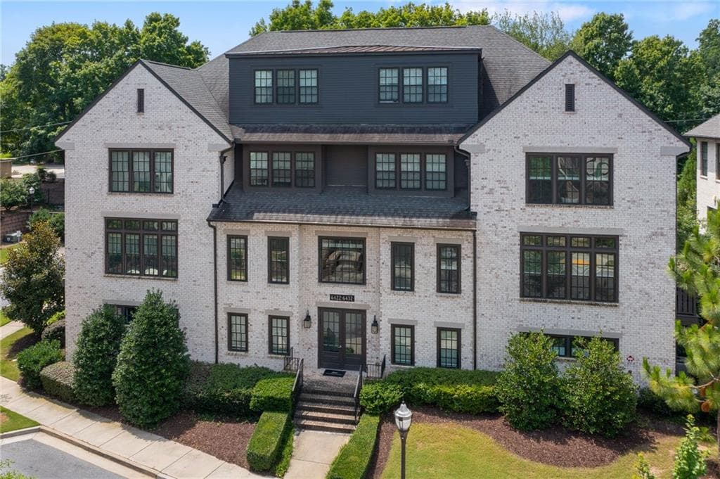 1 bedroom, 2 bathroom, 1,121 sq ft condominium sold at 6432 Canopy Drive, Atlanta, GA 30328
