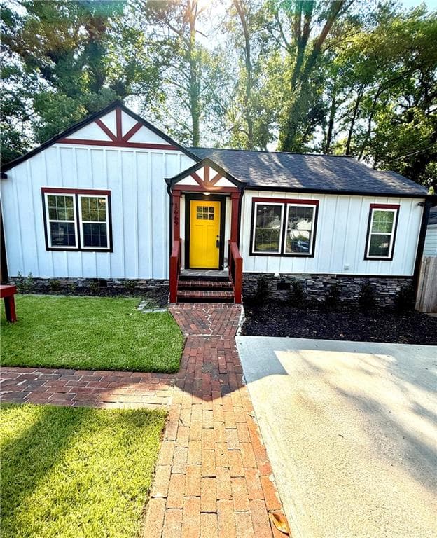 3 bedroom, 2 bathroom, 984 sq ft single family residence sold at 1669 Hadlock Street, Atlanta, GA 30311
