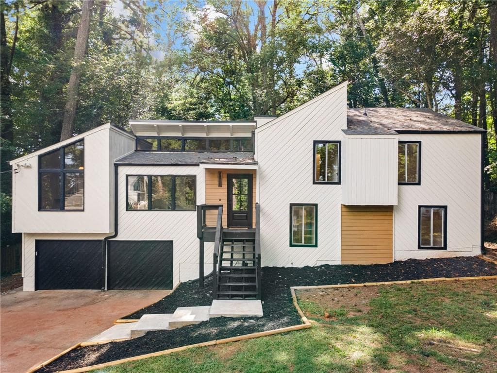 3923 Lookout Point Drive, Marietta, GA 30066 — most recent listing photo