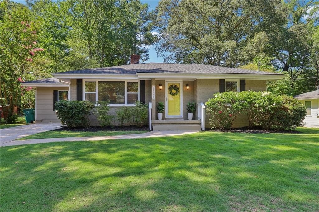 3 bedroom, 2 bathroom, 1,890 sq ft single family residence sold at 1088 Pinehurst Drive, Smyrna, GA 30080
