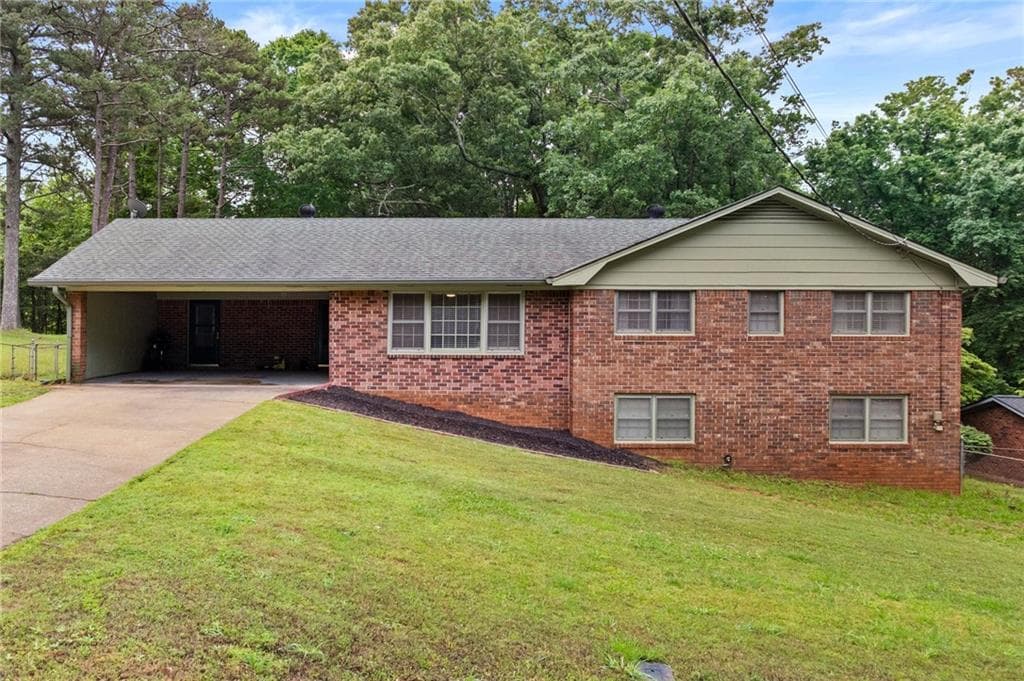 3 bedroom, 3 bathroom, 1,880 sq ft single family residence sold at 4433 Lake Forest Drive, Oakwood, GA 30566