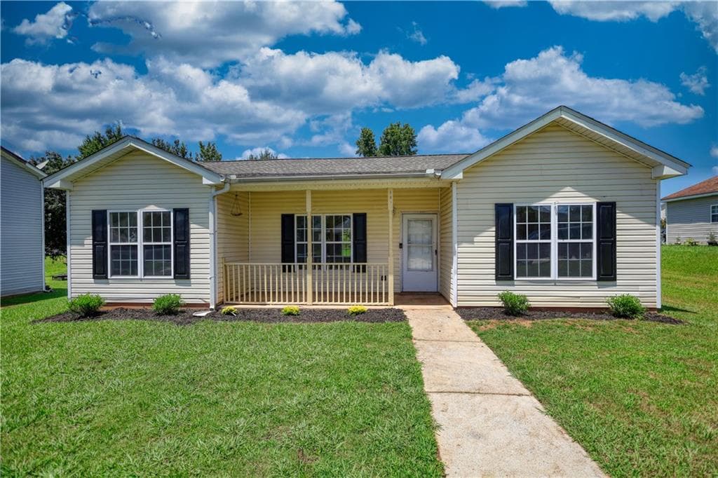 3 bedroom, 2 bathroom, 1,300 sq ft single family residence sold at 507 Dove Way, Social Circle, GA 30025
