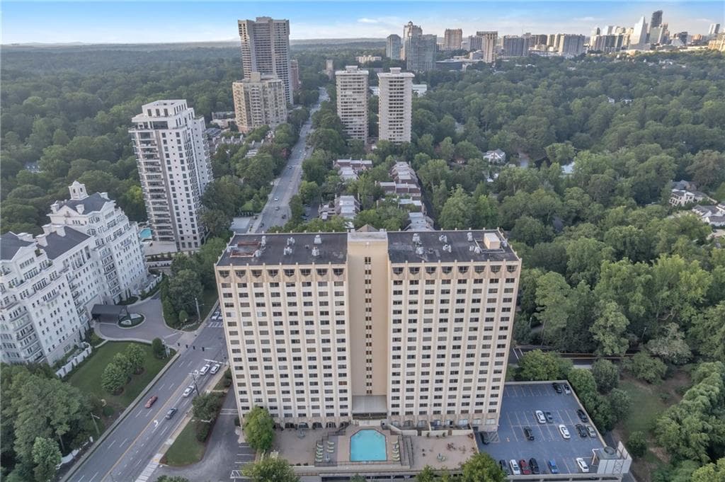 1 bedroom, 1 bathroom, 837 sq ft condominium sold at 2479 Peachtree Road 1608, Atlanta, GA 30305