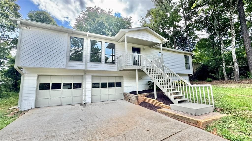 3 bedroom, 2 bathroom, 1,646 sq ft single family residence sold at 5798 Stonehaven Drive, Kennesaw, GA 30152