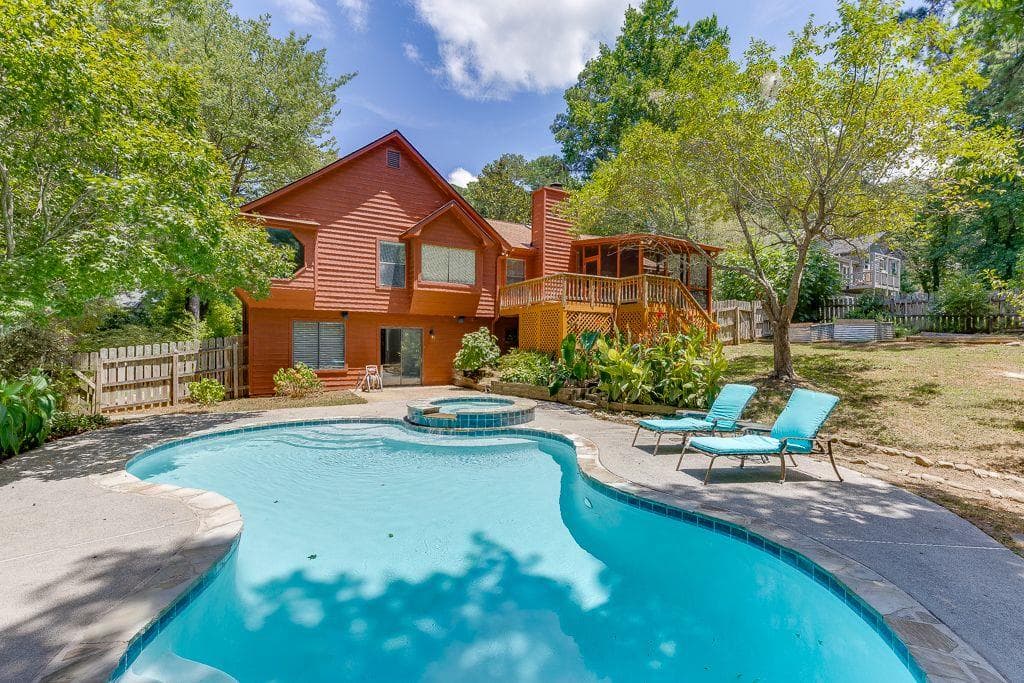 2900 HADRIAN Drive