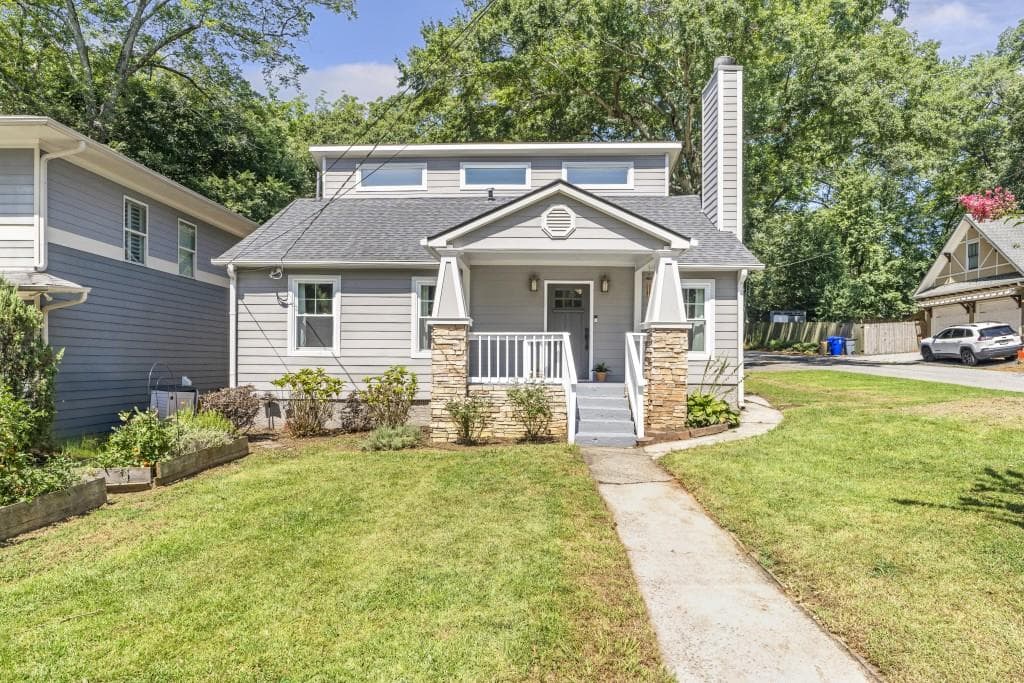 3 bedroom, 2 bathroom, 1,900 sq ft single family residence sold at 32 4th Avenue, Atlanta, GA 30317