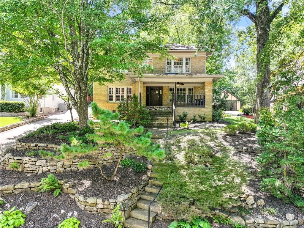 4 bedroom, 3 bathroom, 2,798 sq ft single family residence sold at 405 Brentwood Drive, Atlanta, GA 30305