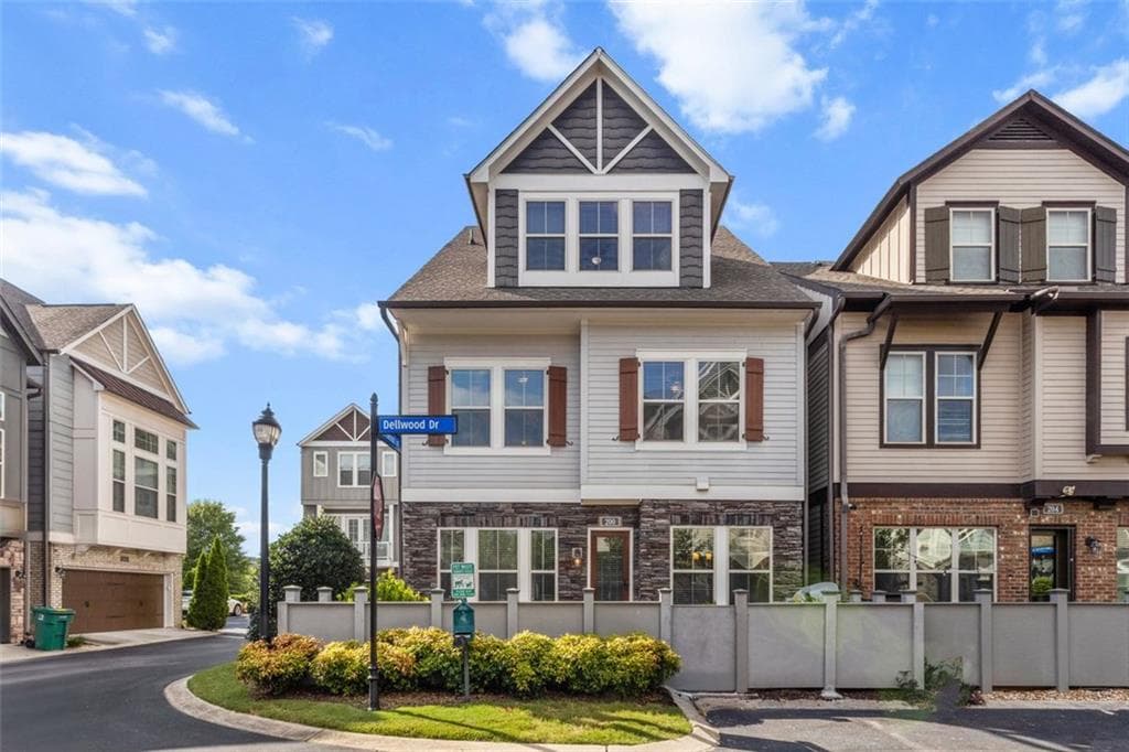 3 bedroom, 4 bathroom, 2,636 sq ft single family residence sold at 200 Dellwood Drive SE, Smyrna, GA 30080