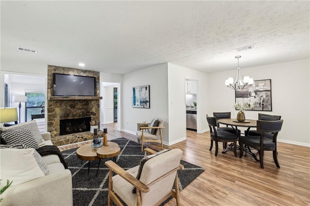 2 bedroom, 2 bathroom, 1,335 sq ft condominium sold at 8740 Roswell Road 5G, Sandy Springs, GA 30350