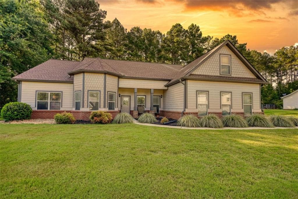 3 bedroom, 3 bathroom, 1,980 sq ft single family residence sold at 185 Chimney Ridge Lane, Covington, GA 30014