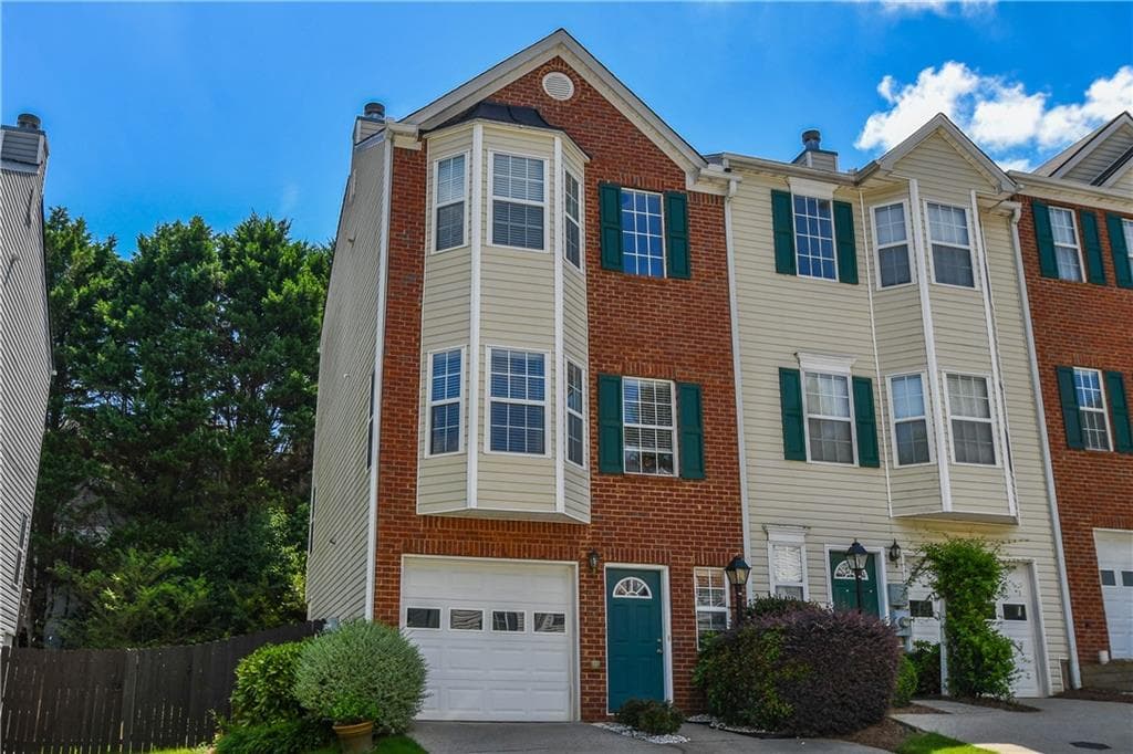 2 bedroom, 3 bathroom, 1,462 sq ft townhouse for sale at 1609 Indian Way, Cumming, GA 30040 — photo 2