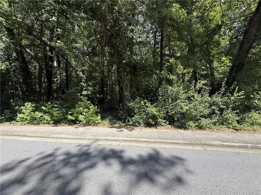 single family residence for sale at 1402 Frontier Drive, Sugar Hill, GA 30518 — photo 3