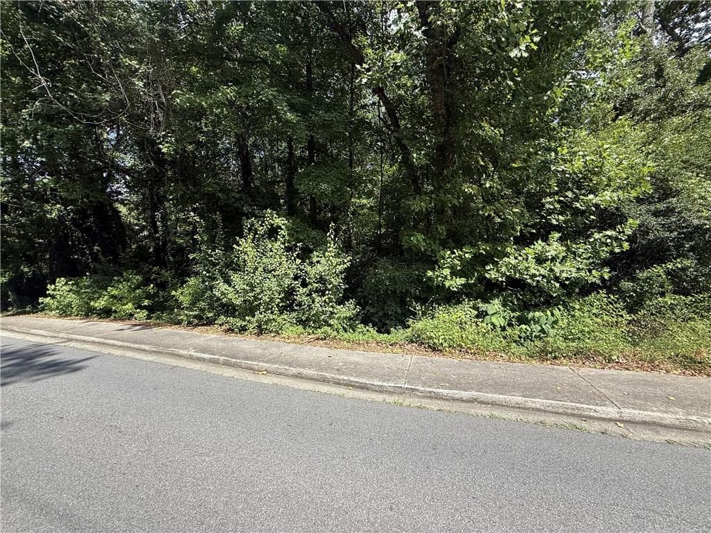 single family residence for sale at 1402 Frontier Drive, Sugar Hill, GA 30518 — photo 4