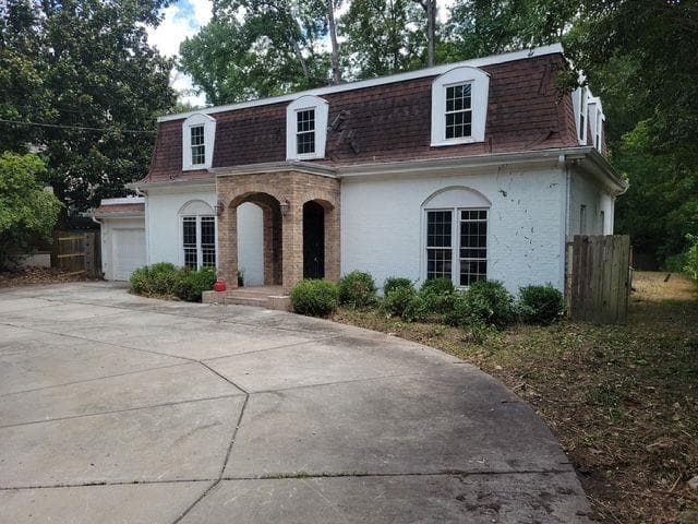 5 bedroom, 3 bathroom, 2,708 sq ft single family residence sold at 2525 NORTHSIDE Drive, Atlanta, GA 30305