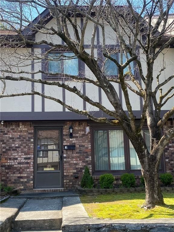 3 bedroom, 2 bathroom, 1,350 sq ft condominium sold at 1194 Ashborough Drive J, Marietta, GA 30067