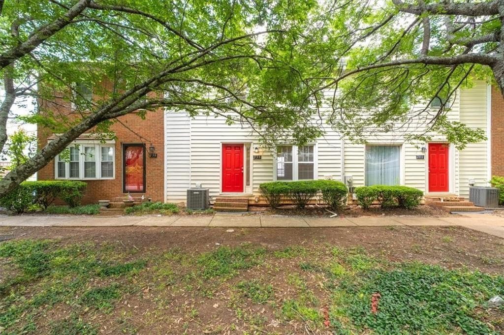 238 Chads Ford Way, Roswell, GA 30076 — most recent listing photo