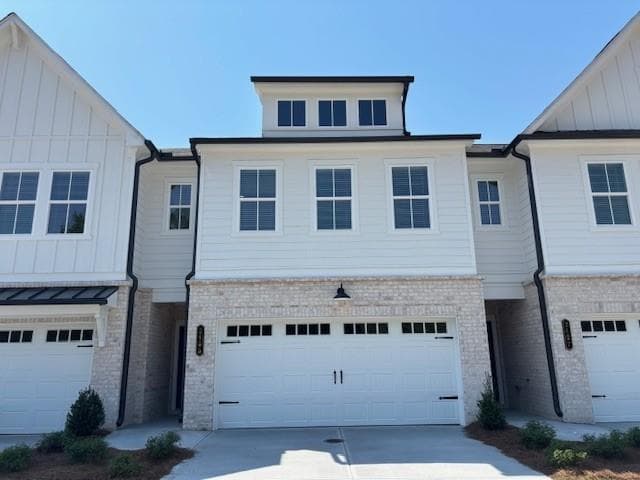 3 bedroom, 3 bathroom, 1,903 sq ft townhouse sold at 2405 Malster Lane, Lawrenceville, GA 30043