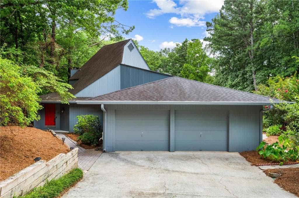 3863 Dundee Drive, Roswell, GA 30075 — most recent listing photo