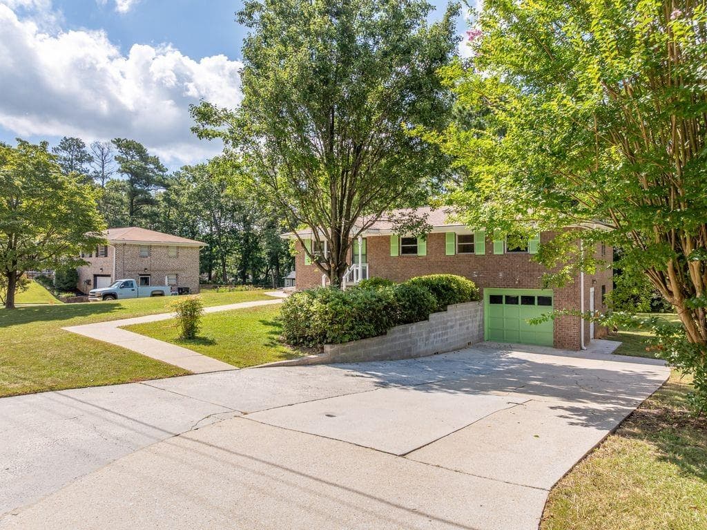 3 bedroom, 2 bathroom, 1,175 sq ft single family residence sold at 2291 Skyline Place, Marietta, GA 30008
