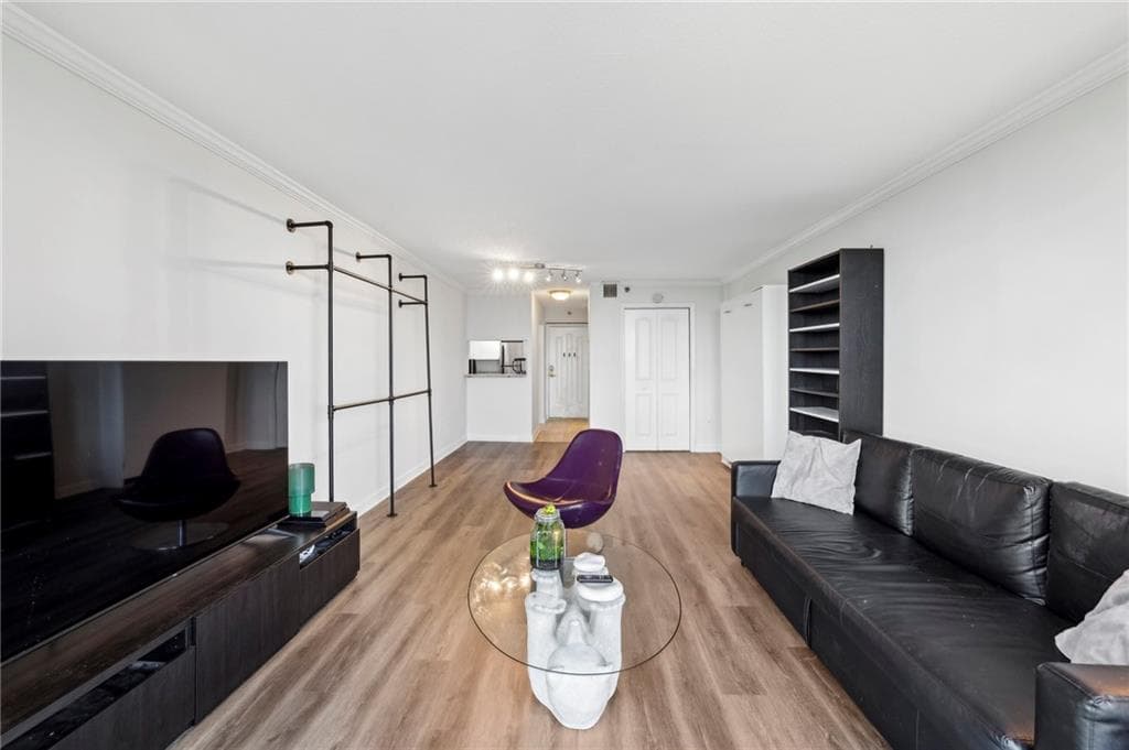 1 bedroom, 1 bathroom, 543 sq ft condominium for sale at 2870 Pharr Court South 1408, Atlanta, GA 30305 — photo 7