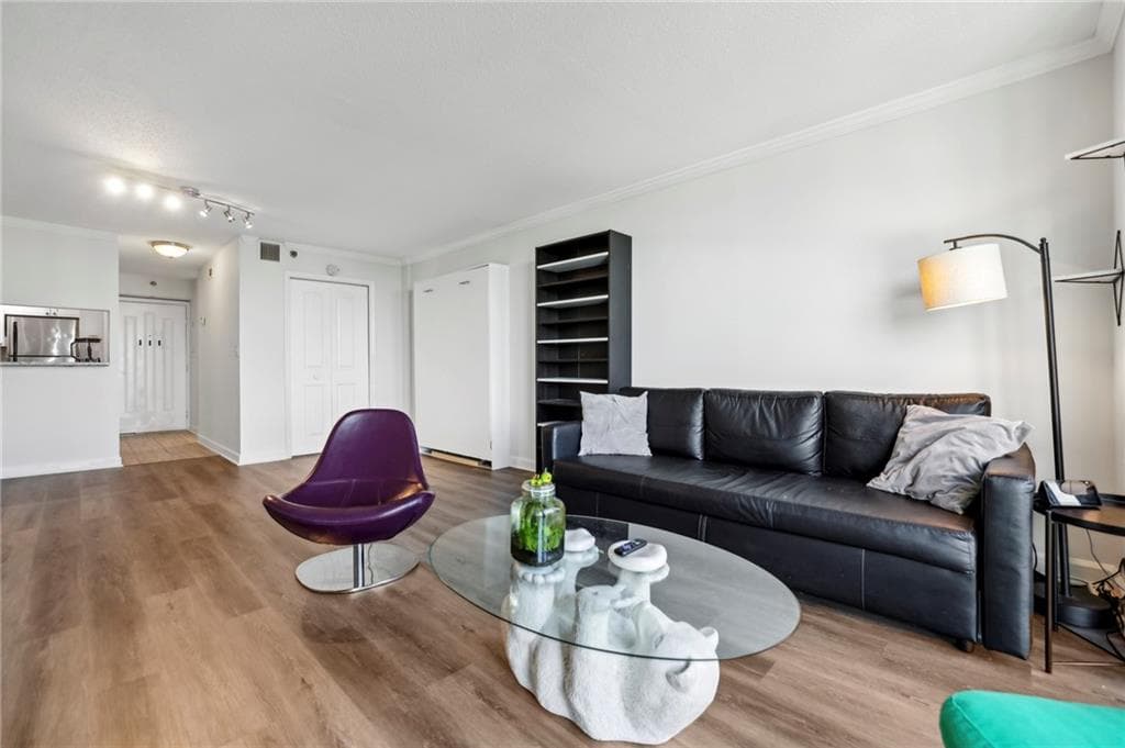 1 bedroom, 1 bathroom, 543 sq ft condominium for sale at 2870 Pharr Court South 1408, Atlanta, GA 30305 — photo 9