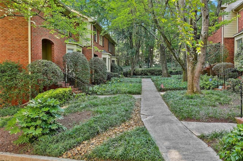 2 bedroom, 3 bathroom, 1,975 sq ft condominium sold at 1384 Sheffield Glen Way, Atlanta, GA 30329