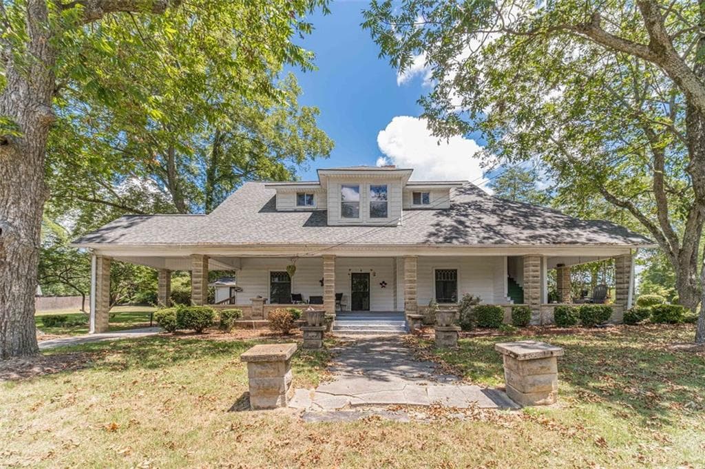 triplex for sale at 284 Covington Street, Loganville, GA 30052