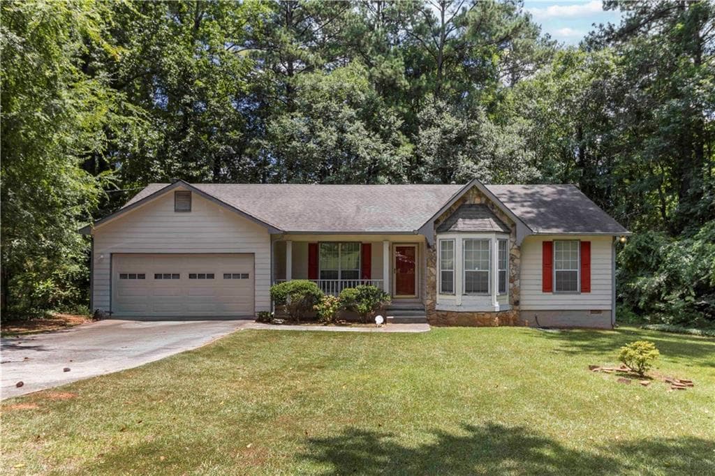 3 bedroom, 2 bathroom, 1,371 sq ft single family residence sold at 3488 Carriage Way, Atlanta, GA 30337